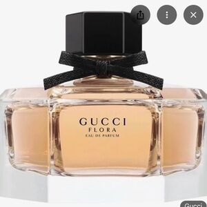 Gucci Flora Perfume with Black Cap